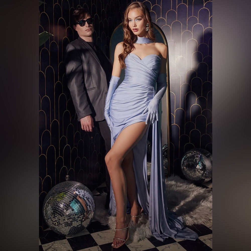 Strapless stretch satin gown with gloves🩵